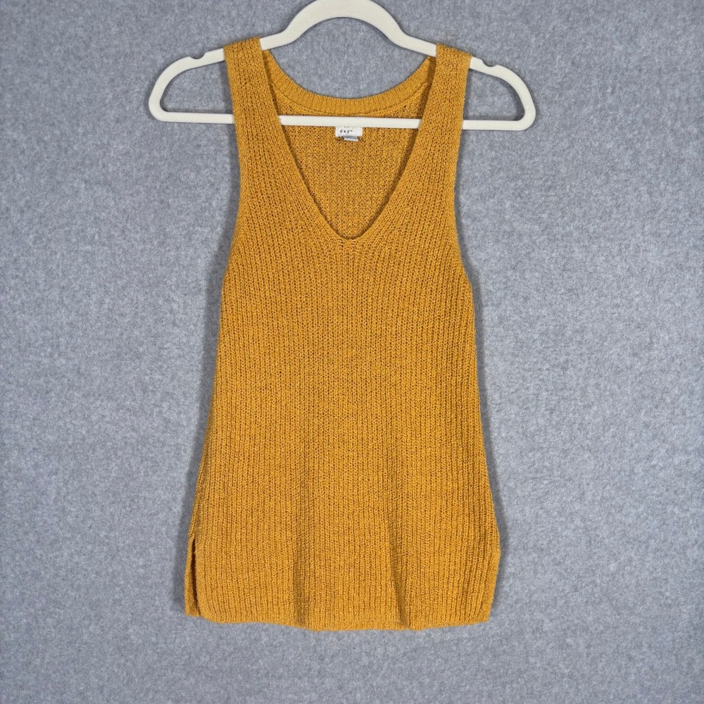A New Day Sweater Tank Small Mustard Yellow Knit Nubby Boucle Minimalist Texture
